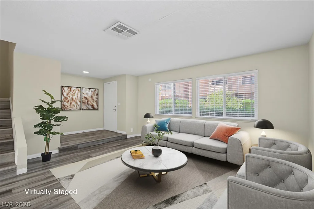2510 Paradise Village, Las Vegas, NV 89120