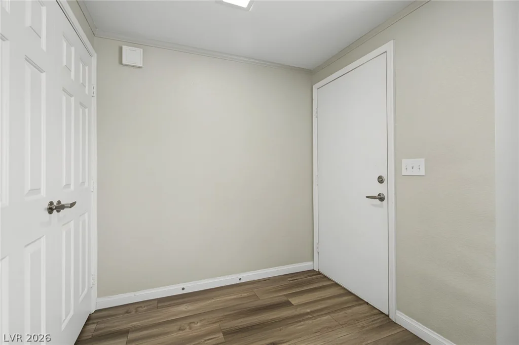2510 Paradise Village, Las Vegas, NV 89120