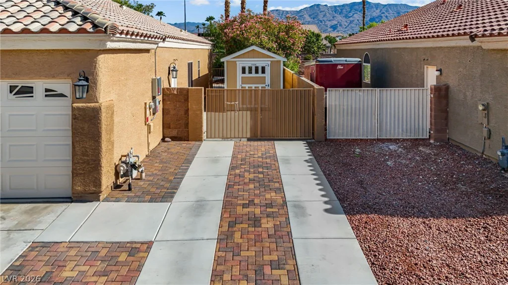 5612 Summer Splash, Las Vegas, NV 89131
