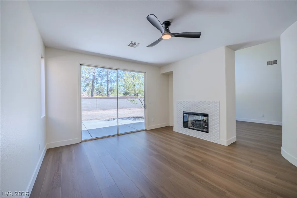1832 Spring Summit, Las Vegas, NV 89134