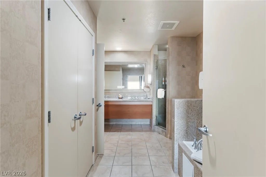 211 Flamingo, Las Vegas, NV 89169