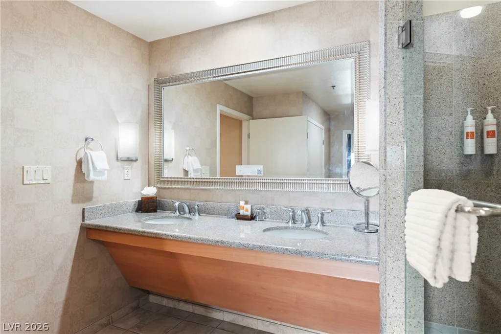 211 Flamingo, Las Vegas, NV 89169