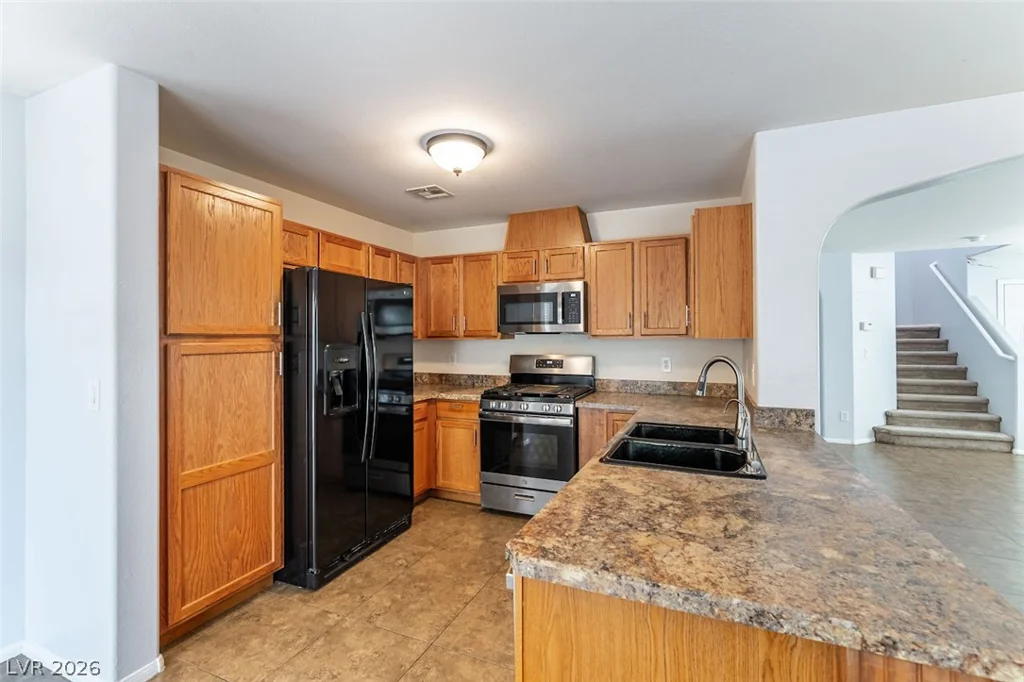 6581 Rose Hill River, Las Vegas, NV 89122