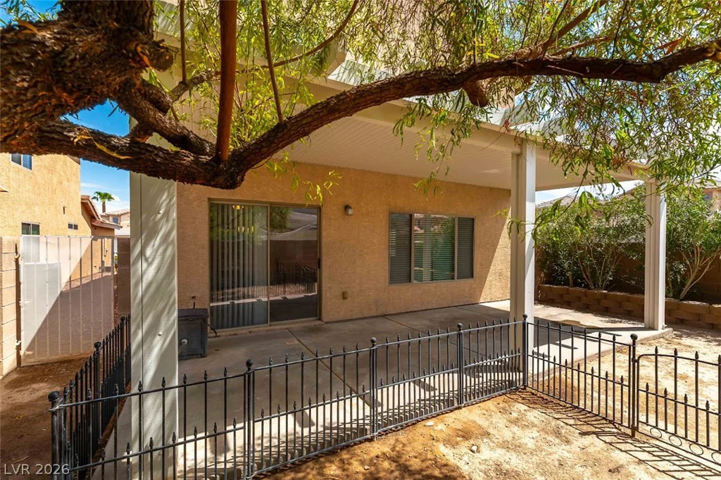 6581 Rose Hill River, Las Vegas, NV 89122