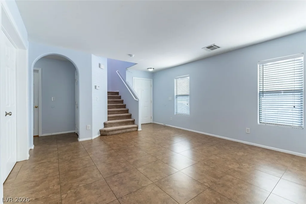 6581 Rose Hill River, Las Vegas, NV 89122