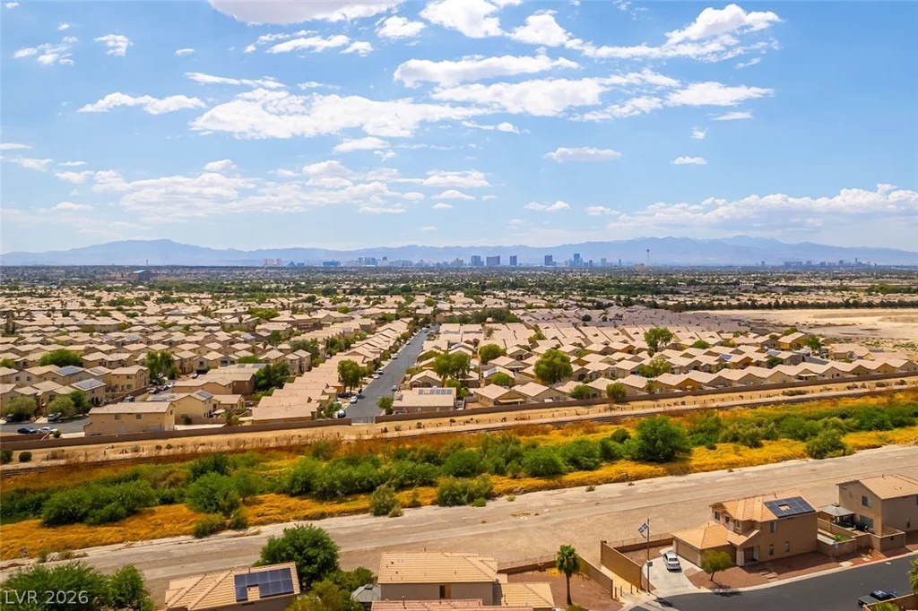 6581 Rose Hill River, Las Vegas, NV 89122