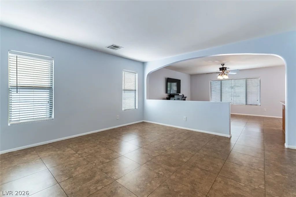6581 Rose Hill River, Las Vegas, NV 89122
