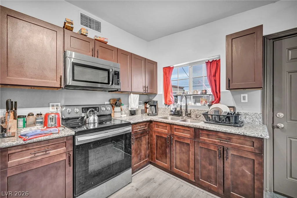 2412 Statz, North Las Vegas, NV 89030