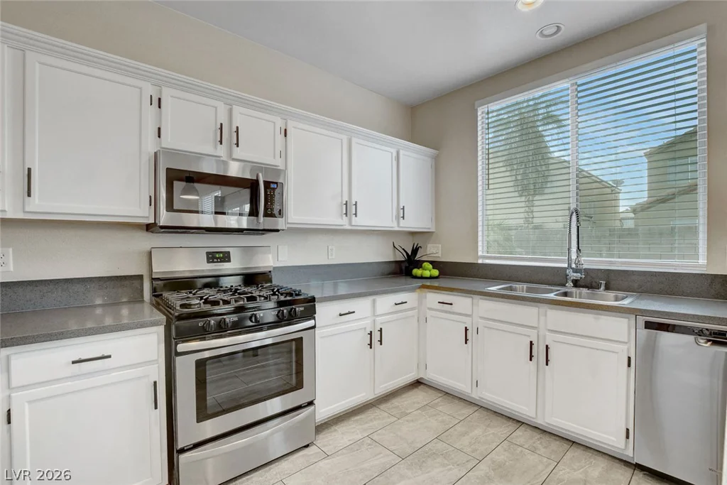 2432 Fresnal Canyon, Las Vegas, NV 89123