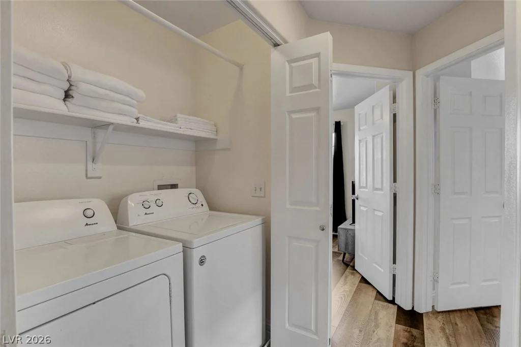 2432 Fresnal Canyon, Las Vegas, NV 89123