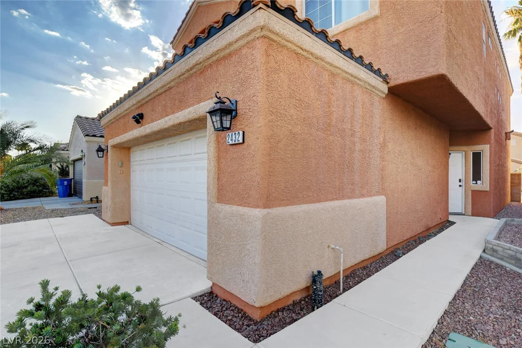 2432 Fresnal Canyon, Las Vegas, NV 89123