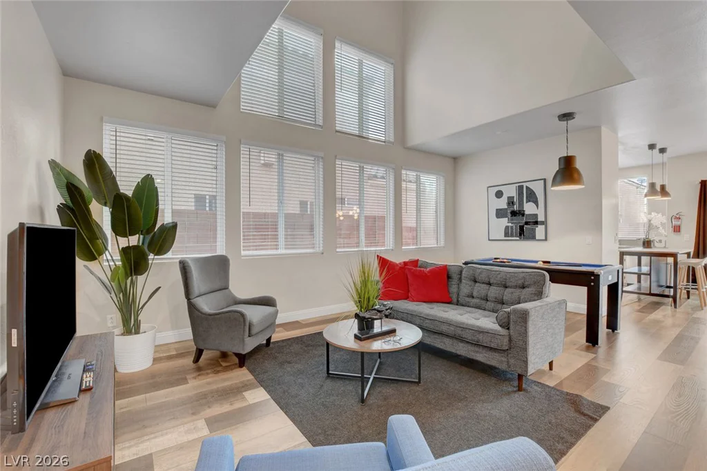 2432 Fresnal Canyon, Las Vegas, NV 89123