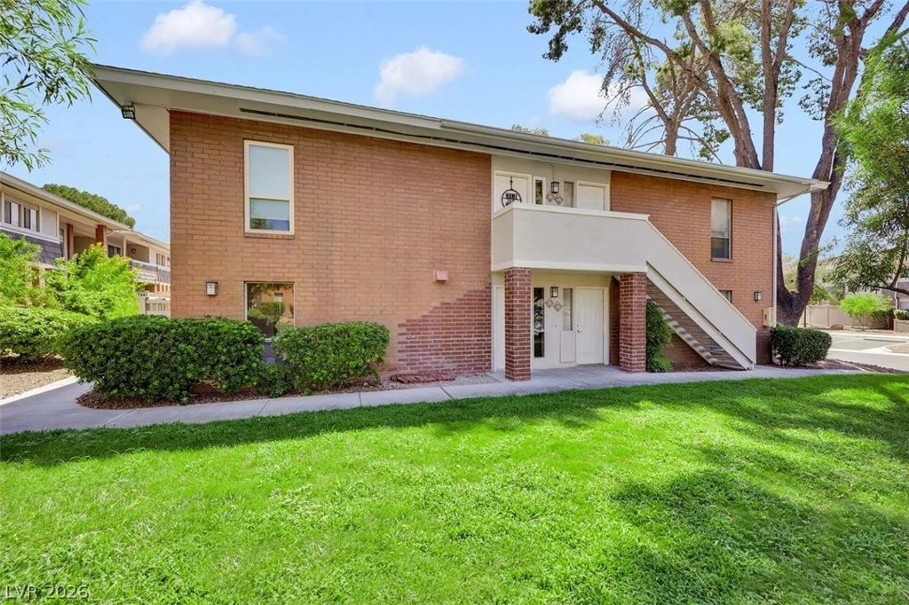 634 Oakmont, Las Vegas, NV 89109