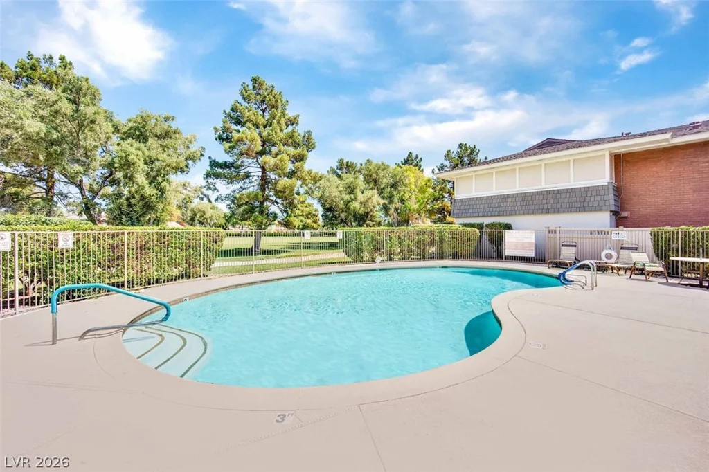 634 Oakmont, Las Vegas, NV 89109