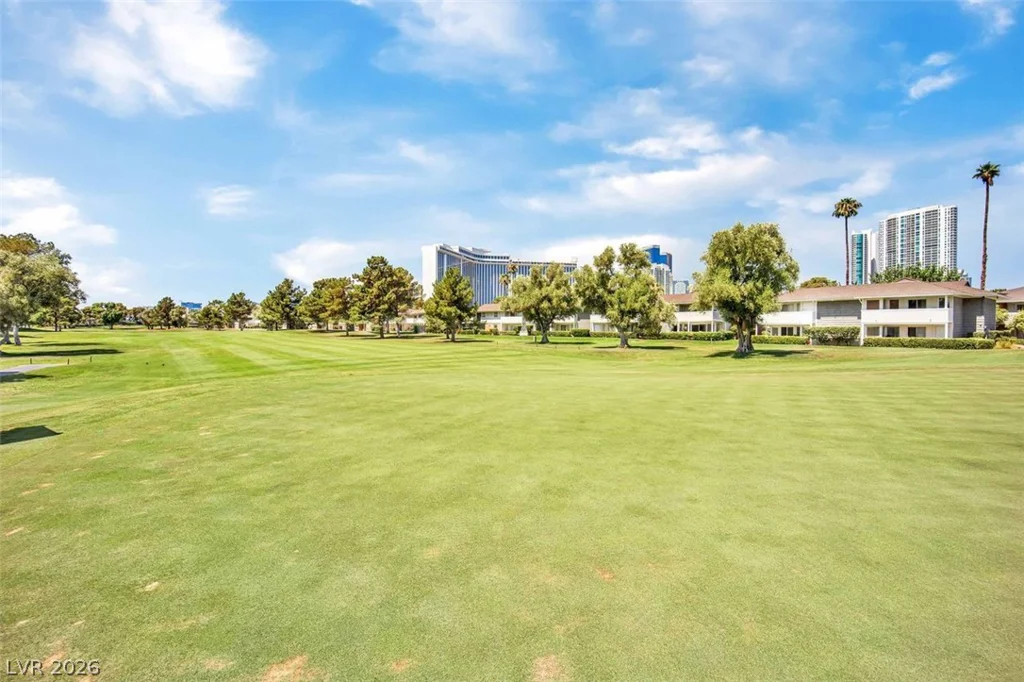 634 Oakmont, Las Vegas, NV 89109