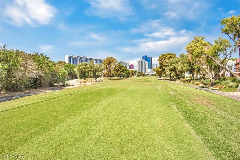 634 Oakmont, Las Vegas, NV 89109