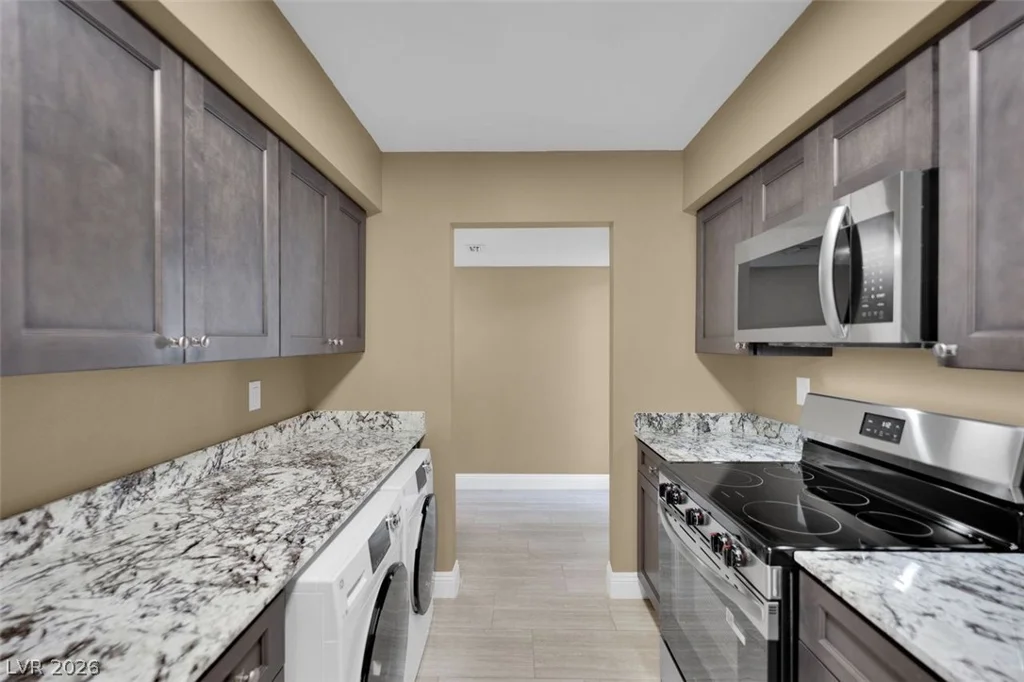 634 Oakmont, Las Vegas, NV 89109