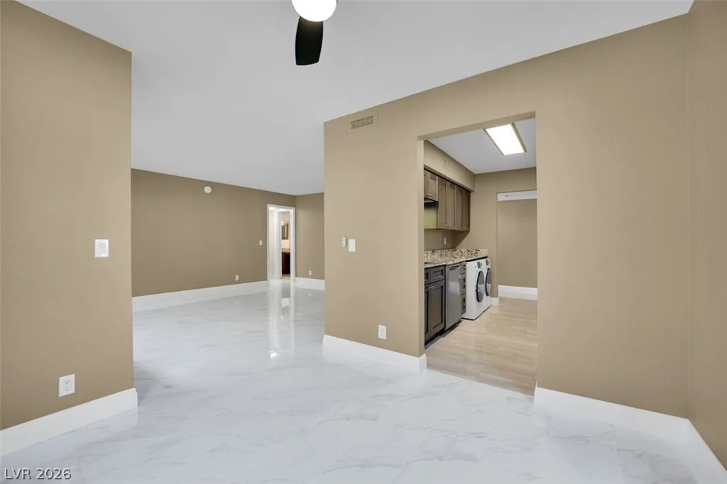 634 Oakmont, Las Vegas, NV 89109