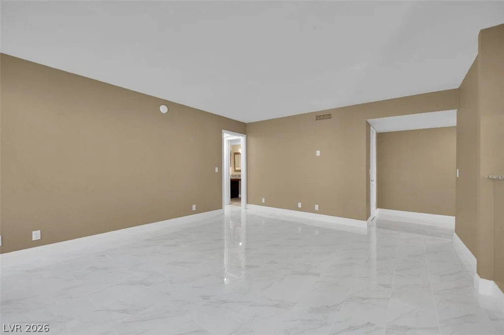 634 Oakmont, Las Vegas, NV 89109