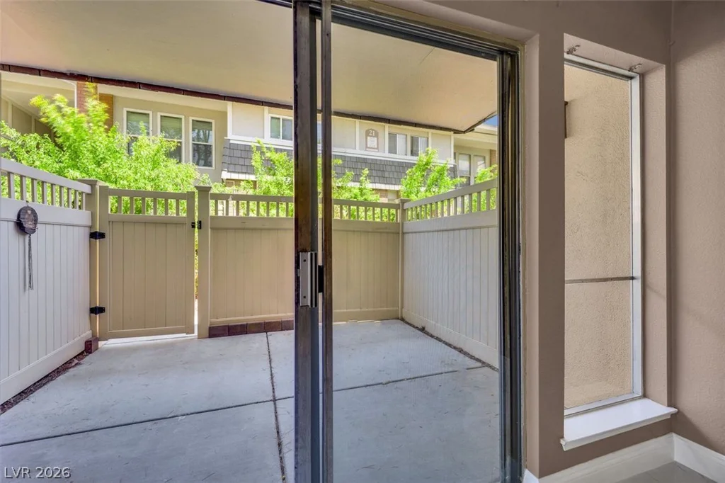 634 Oakmont, Las Vegas, NV 89109