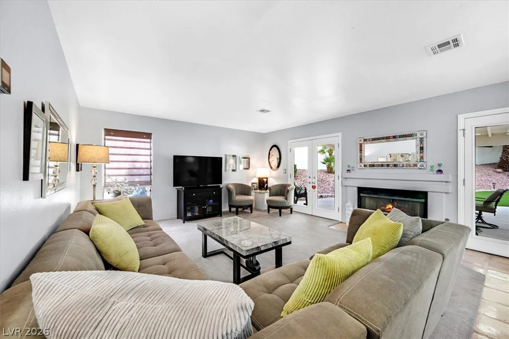 9408 Hollycrest, Las Vegas, NV 89117