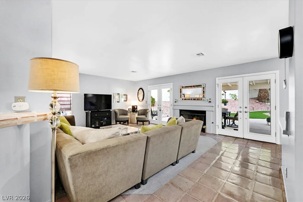 9408 Hollycrest, Las Vegas, NV 89117