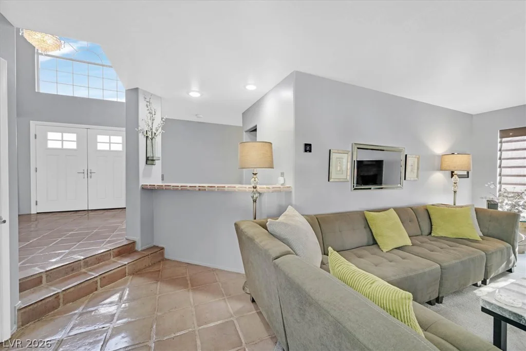9408 Hollycrest, Las Vegas, NV 89117