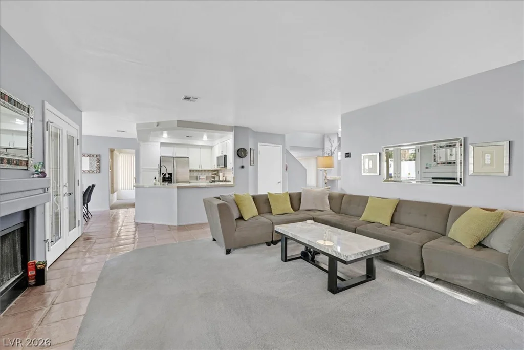 9408 Hollycrest, Las Vegas, NV 89117