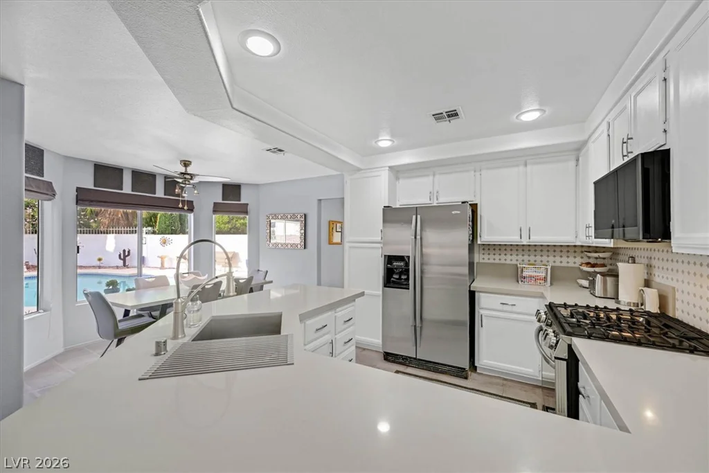 9408 Hollycrest, Las Vegas, NV 89117