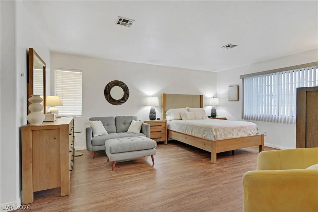 9408 Hollycrest, Las Vegas, NV 89117