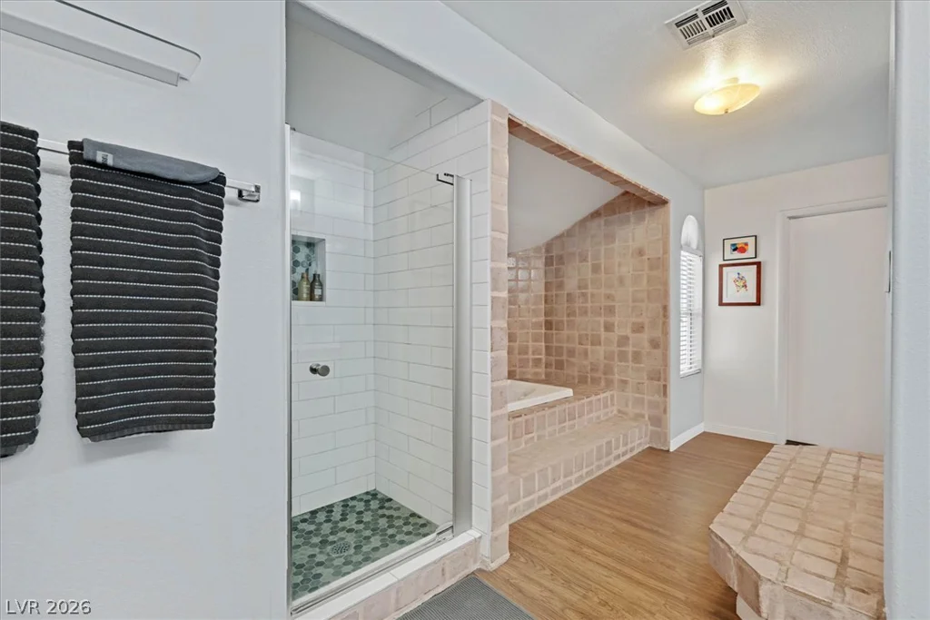 9408 Hollycrest, Las Vegas, NV 89117