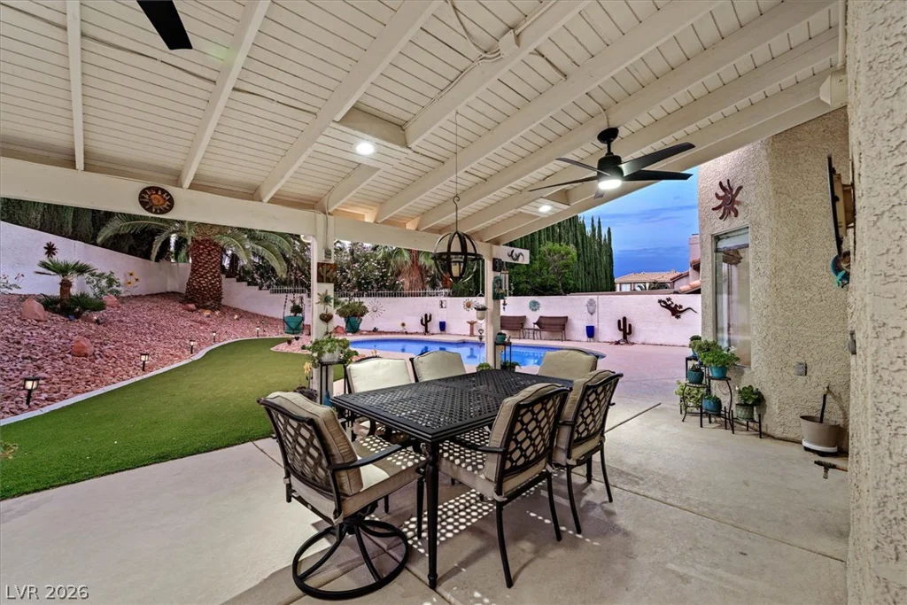 9408 Hollycrest, Las Vegas, NV 89117