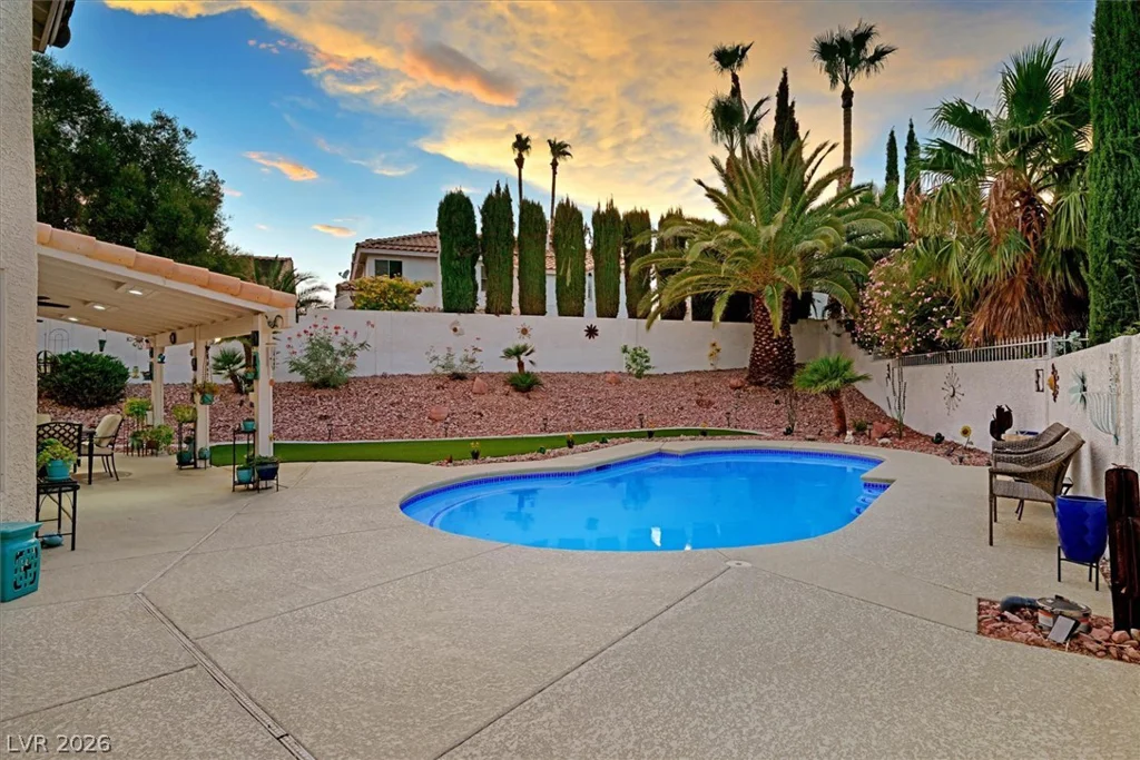 9408 Hollycrest, Las Vegas, NV 89117