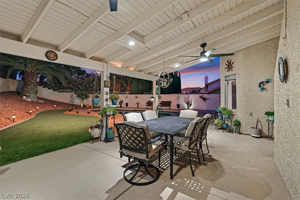 9408 Hollycrest, Las Vegas, NV 89117