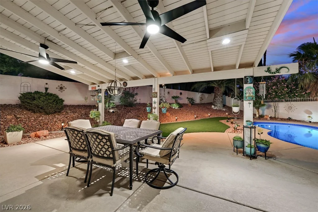 9408 Hollycrest, Las Vegas, NV 89117