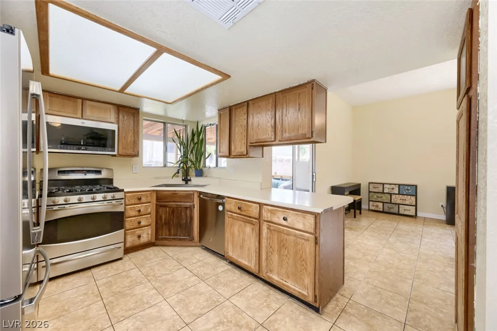 526 Tabony, Henderson, NV 89011