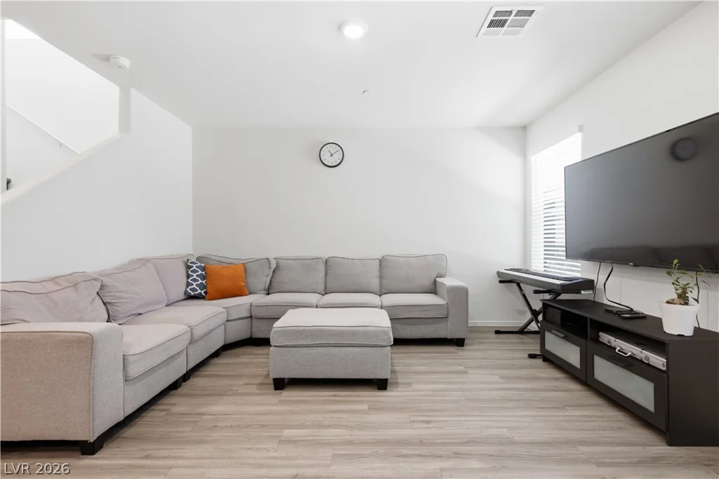 4990 Pear Mesa, Las Vegas, NV 89139