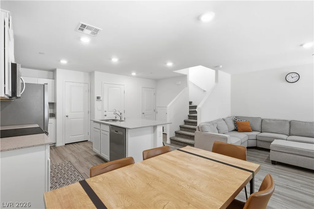 4990 Pear Mesa, Las Vegas, NV 89139