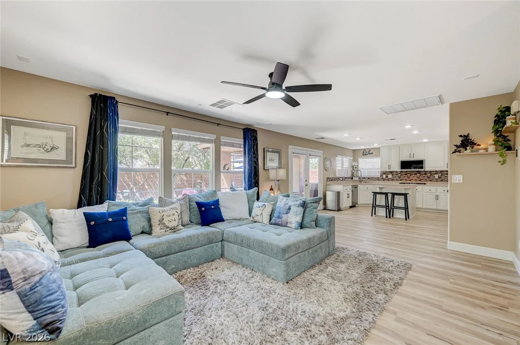6912 Grand Junction, Las Vegas, NV 89179