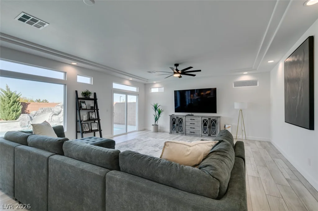 5686 Texas Creek, Las Vegas, NV 89141
