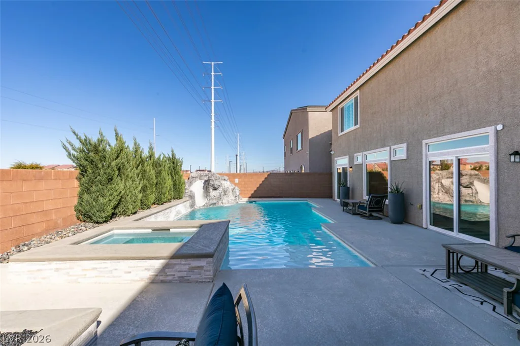5686 Texas Creek, Las Vegas, NV 89141