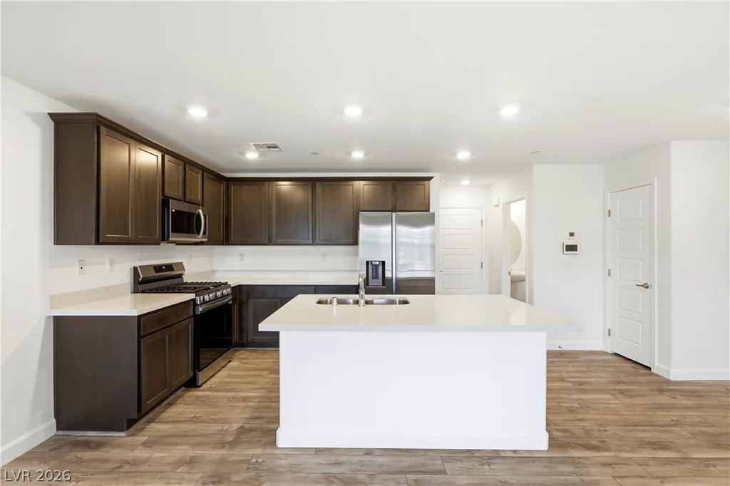 839 Watford, Henderson, NV 89011