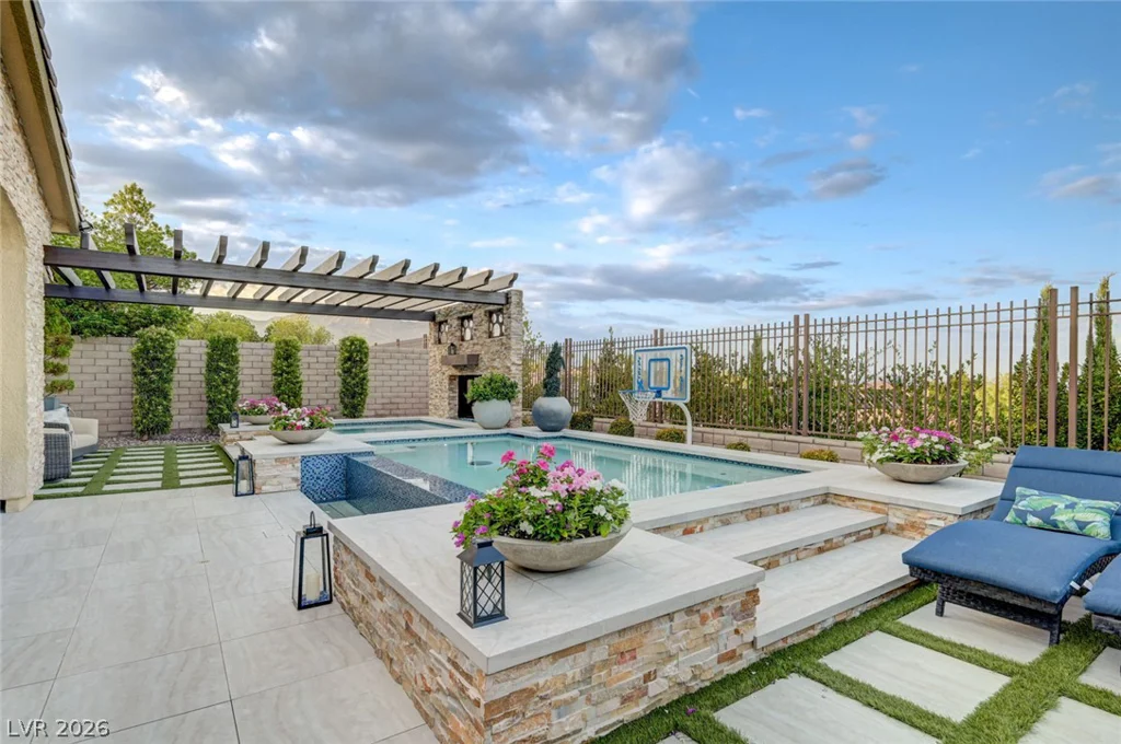 274 Evante, Las Vegas, NV 89138
