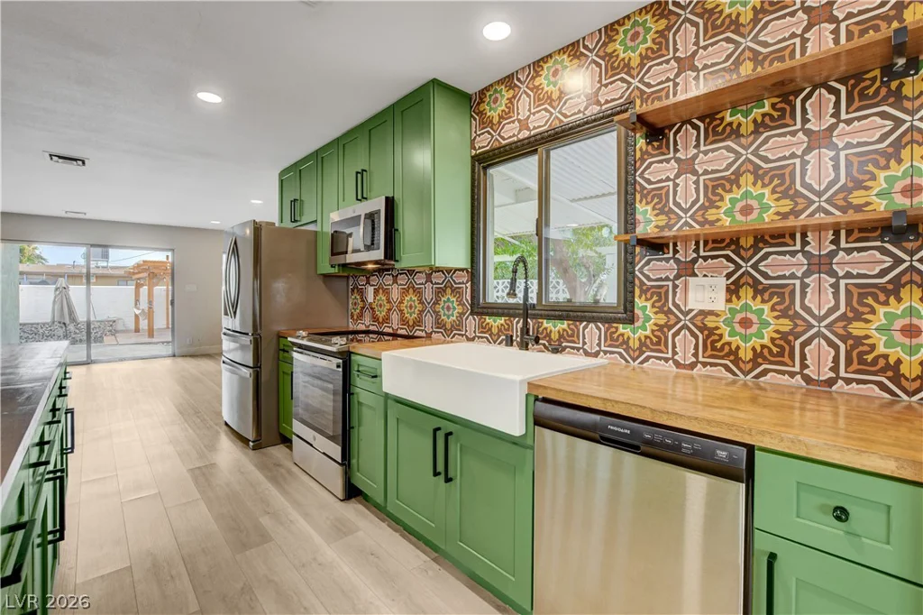 1032 Howard, Las Vegas, NV 89104