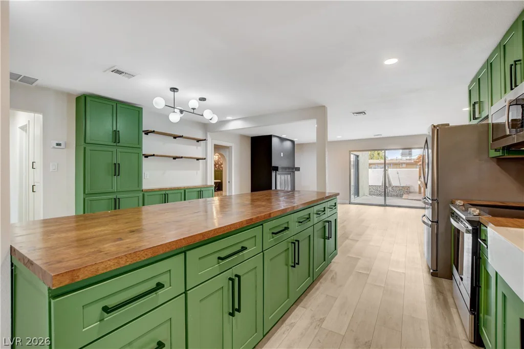 1032 Howard, Las Vegas, NV 89104