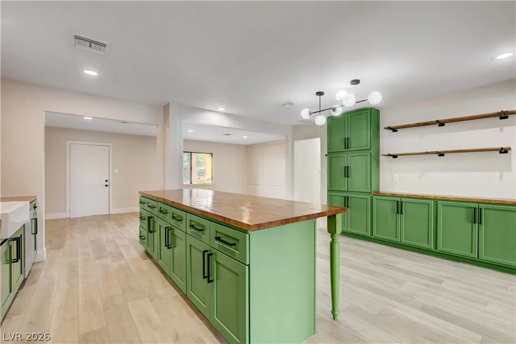 1032 Howard, Las Vegas, NV 89104