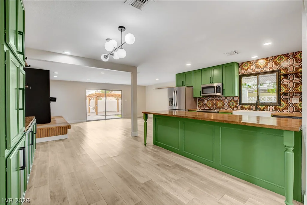 1032 Howard, Las Vegas, NV 89104