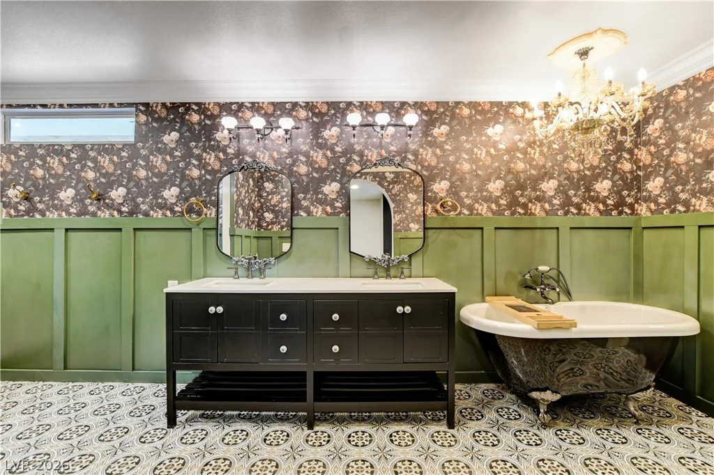 1032 Howard, Las Vegas, NV 89104