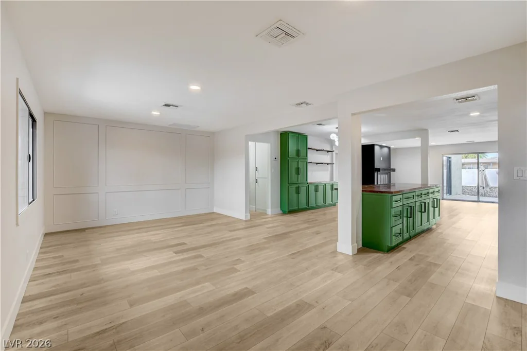 1032 Howard, Las Vegas, NV 89104