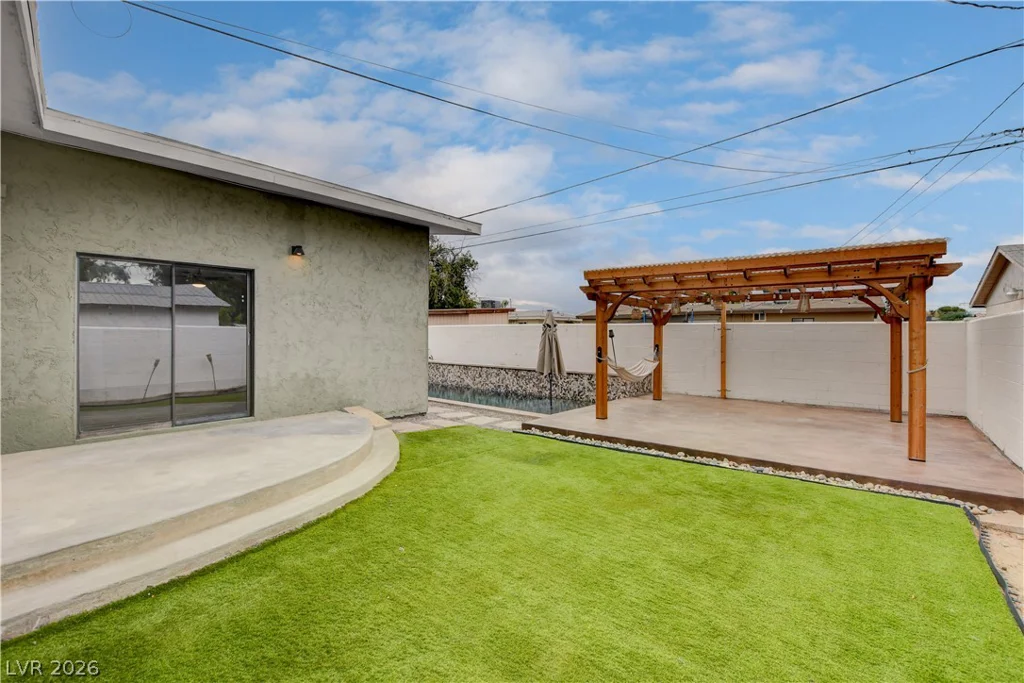 1032 Howard, Las Vegas, NV 89104